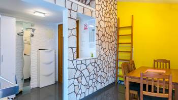 Small, nice, air-conditioned apartment with balcony for 5 persons, 4