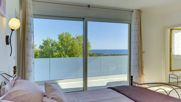 Nova moderna vila s bazenom, saunom i pogledom na more, 28