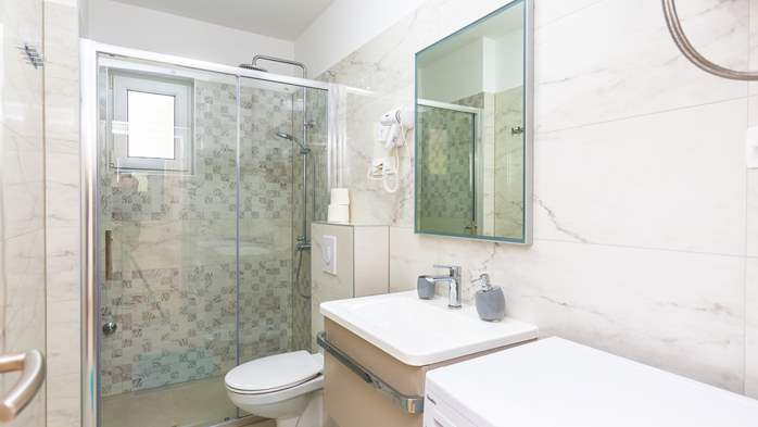 Große FeWo für 8 Personen, mit 4 Schlafzimmer und 3 Badezimmer, 7