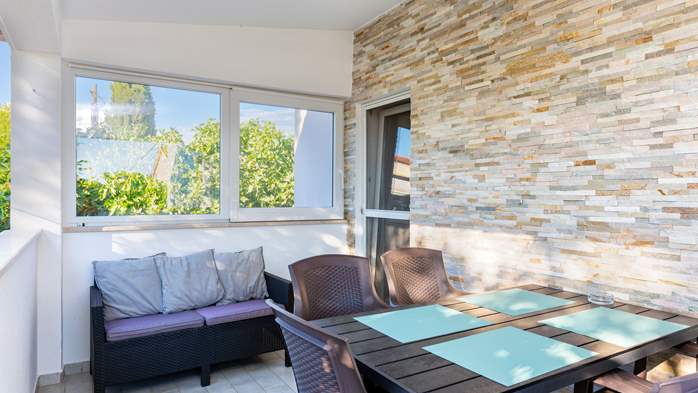 Helles Apartment mit farbenfrohen Details für 4 Personen und WLAN, 11