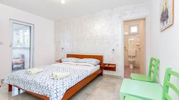 Bright apartment with colorful details, for 4 persons, free WiFi, 4