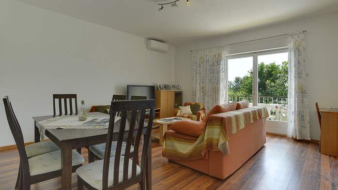Helles und geräumiges Apartment für bis zu 8 Personen, WLAN, 3