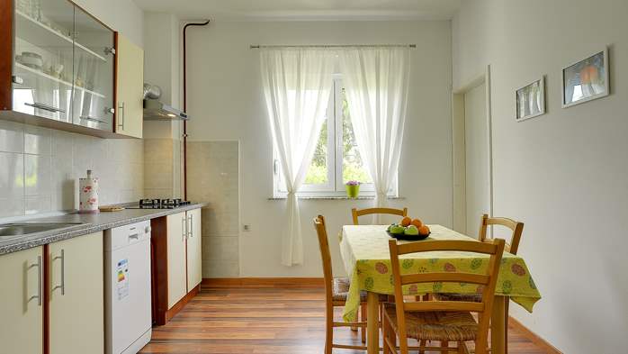 Helles und geräumiges Apartment für bis zu 8 Personen, WLAN, 4