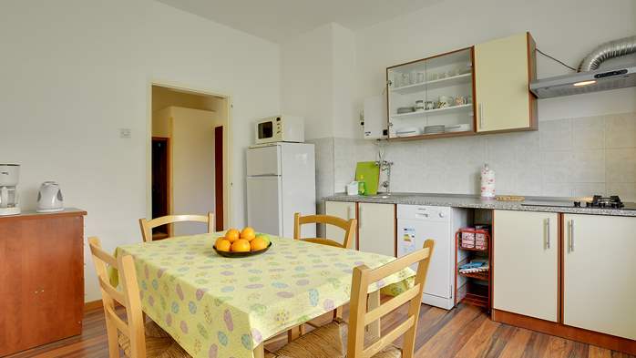 Helles und geräumiges Apartment für bis zu 8 Personen, WLAN, 5
