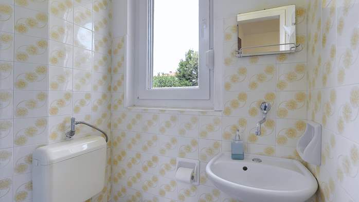 Helles und geräumiges Apartment für bis zu 8 Personen, WLAN, 12