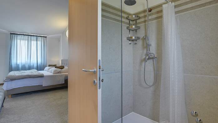 Irresistibile villa con sauna, palestra e piscina privata, 48
