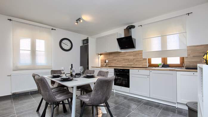 Charming house with swimming pool and garden for up to 6 people, 17