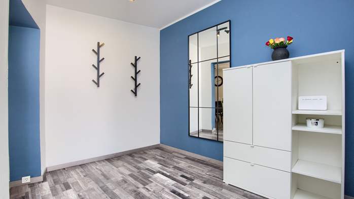 Charming house with swimming pool and garden for up to 6 people, 25