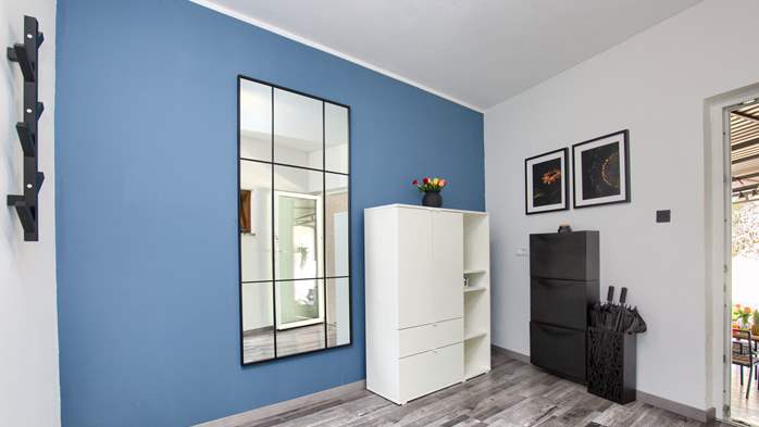 Charming house with swimming pool and garden for up to 6 people, 24