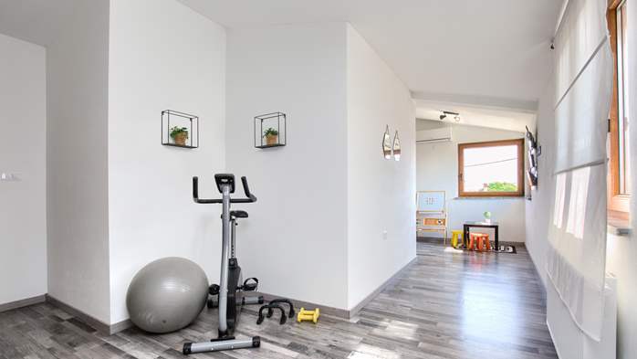 Charming house with swimming pool and garden for up to 6 people, 23