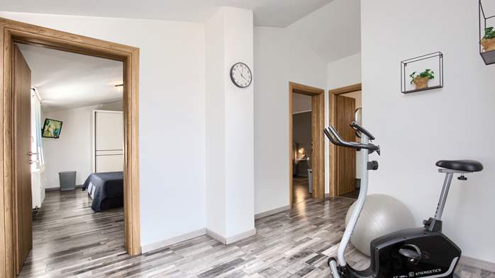 Charming house with swimming pool and garden for up to 6 people, 22