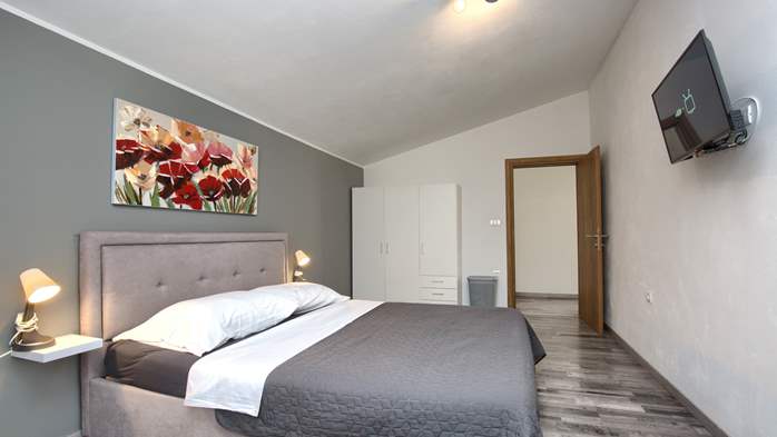 Charming house with swimming pool and garden for up to 6 people, 27