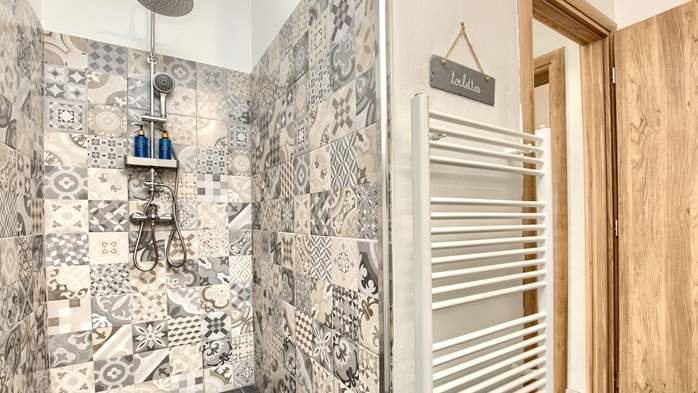 Charming house with swimming pool and garden for up to 6 people, 36