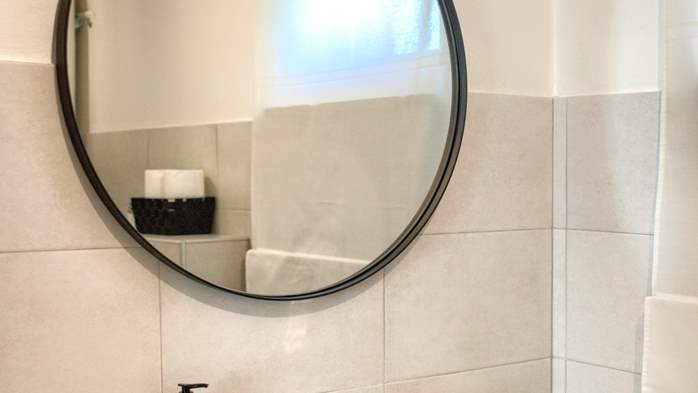 Charming house with swimming pool and garden for up to 6 people, 35