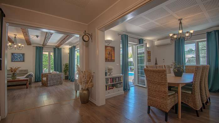 Schöne Villa mit privatem Pool, Whirlpool und Spielplatz, 10