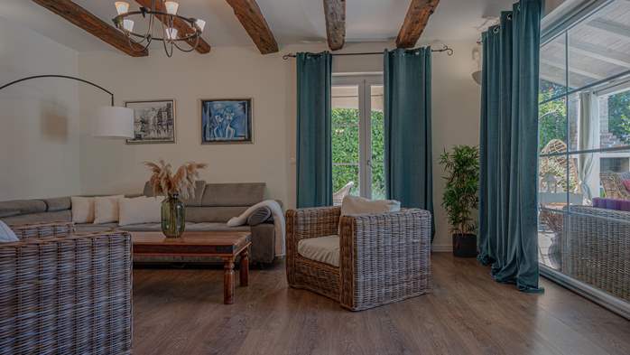 Schöne Villa mit privatem Pool, Whirlpool und Spielplatz, 17