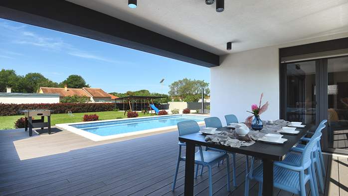 Modern villa in Valbandon with outdoor pool and three bedrooms, 20