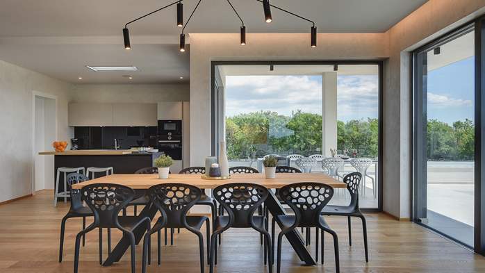 Exquisite villa for 12 people with private pool and Finnish sauna, 16