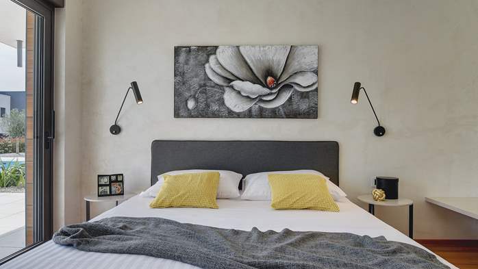 Exquisite villa for 12 people with private pool and Finnish sauna, 33