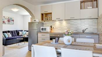 Villa Jela with pool, terrace and beautifully landscaped garden, 17