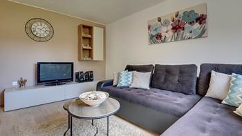 Villa Jela with pool, terrace and beautifully landscaped garden, 18