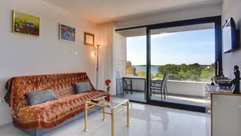 Modern apartment for four persons with sea view, 2