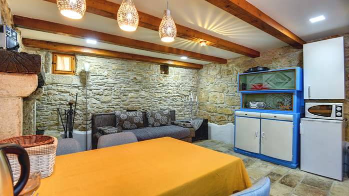 Beautiful stone house with swimming pool and terrace for 3 pax, 11