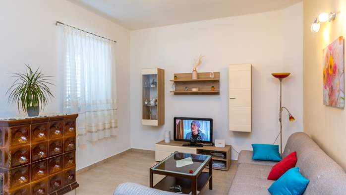 Air-conditioned apartment for up to 6 people with 2 bedrooms, 3