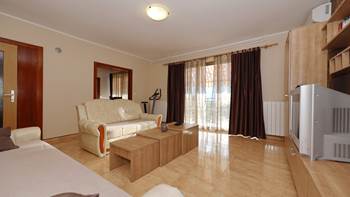 Charming air-conditioned apartment for 6 persons,balcony, jacuzzi, 4