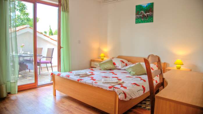 Charming air-conditioned apartment for 6 persons,balcony, jacuzzi, 8