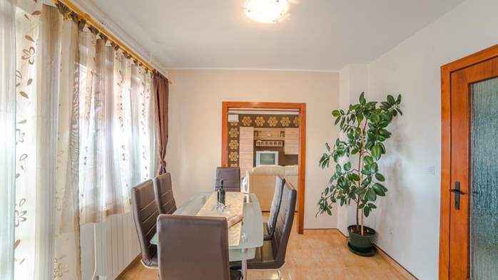 Charming air-conditioned apartment for 6 persons,balcony, jacuzzi, 5
