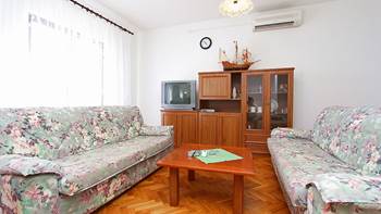 Air-conditioned apartment for 6 people with balcony, 1