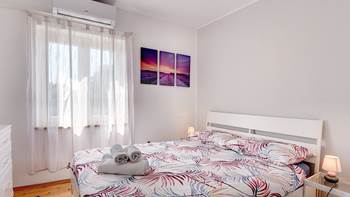 Newly renovated two bedroom apartment, WiFi, 9