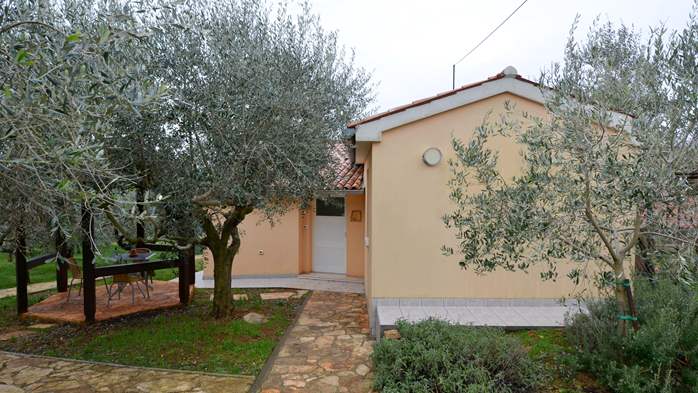 Apartment für 5, umgeben von Olivenbäumen mit privatem Pavillon, 9