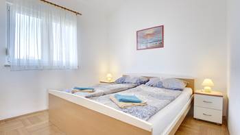 Nicely decorated apartment for 4 people, sea view, 10