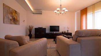 Spacious apartment with private pool for 6 persons, 1