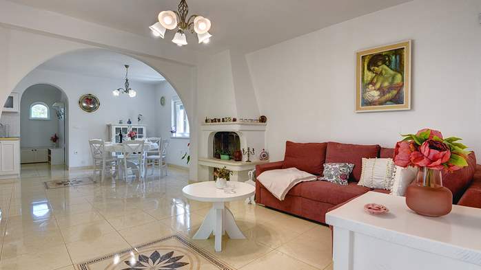 Villa with pool and 3 bedrooms in a quiet location in Medulin, 20
