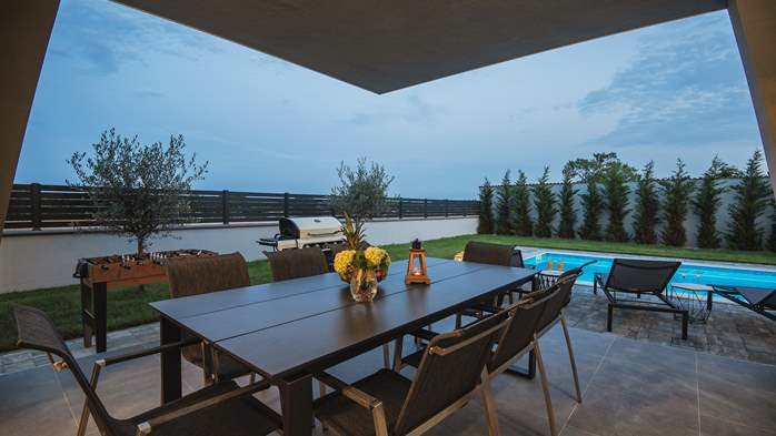 Moderne Villa mit beheiztem Pool unweit von Pula, 39