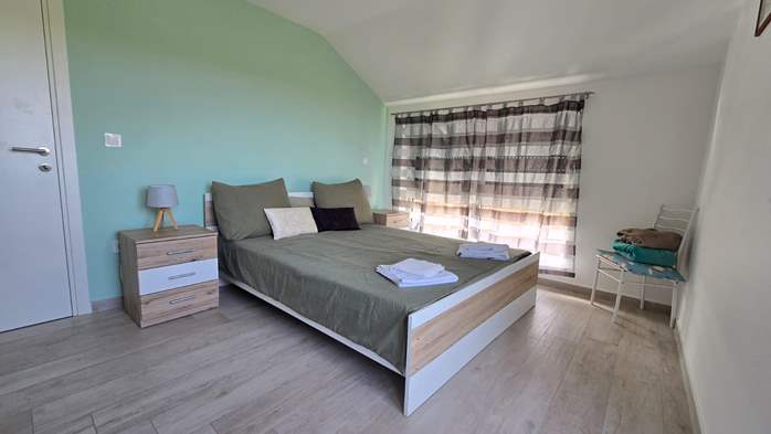 Newly built modern apartment in Medulin for 6 people, 6