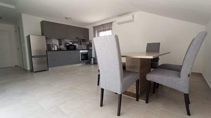 Newly built modern apartment in Medulin for 6 people, 3