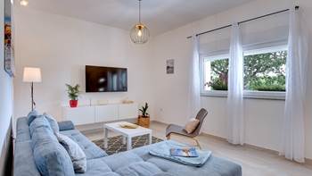 Apartment Vala in Valtura with spacious terrace and playground, 2