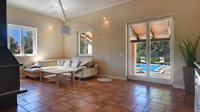 Villa in Medulin with heated pool, for 8 persons, 20