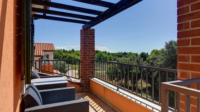 Villa in Medulin with heated pool, for 8 persons, 30