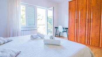 Spacious apartment with two bedrooms and a balcony, 12
