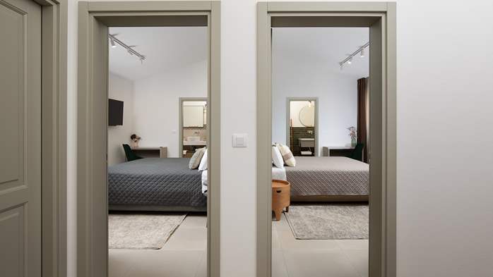 Stone villa with swimming pool and olive grove in the quit area, 37