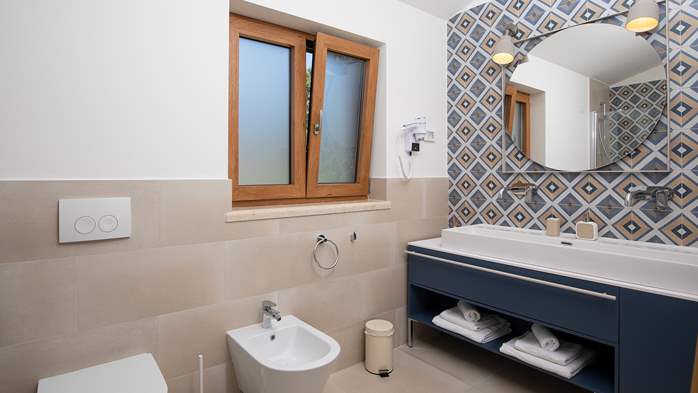 Stone villa with swimming pool and olive grove in the quit area, 53