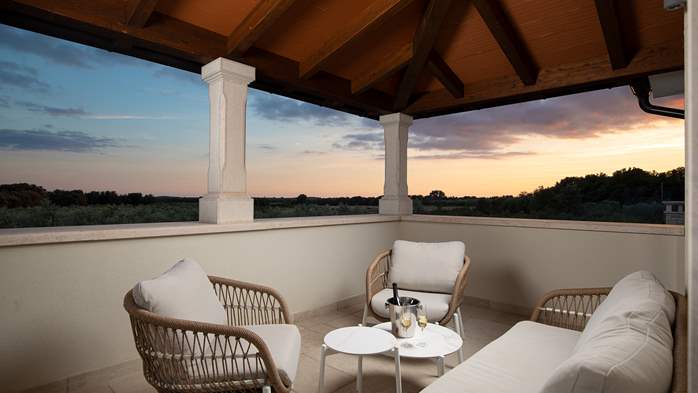 Stone villa with swimming pool and olive grove in the quit area, 58