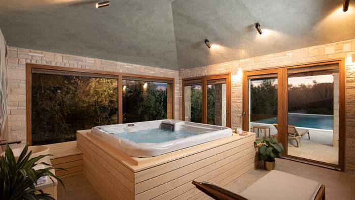 Stone villa with swimming pool and olive grove in the quit area, 59