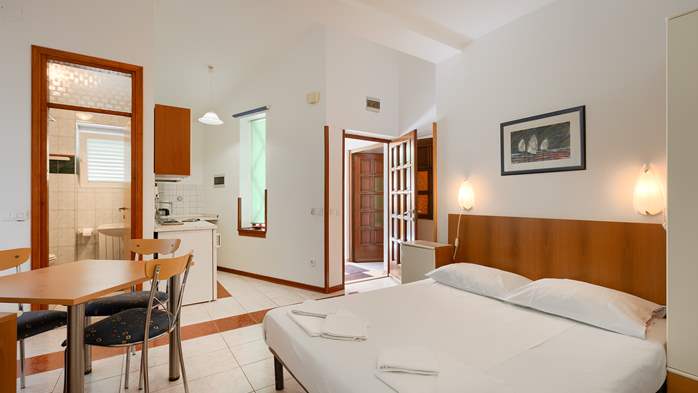 Studio-Apartment mit Terrasse, 6