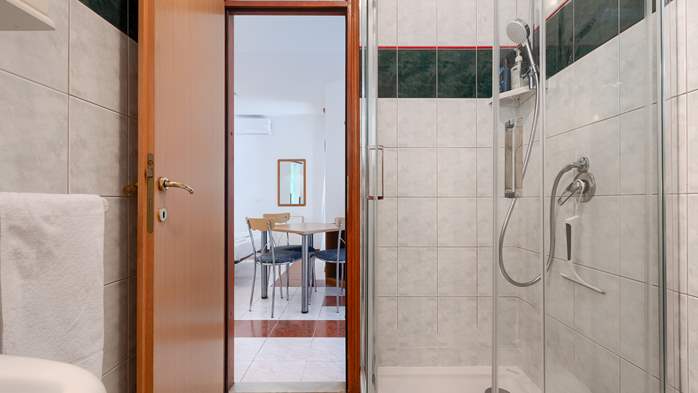 Studio-Apartment mit Terrasse, 12